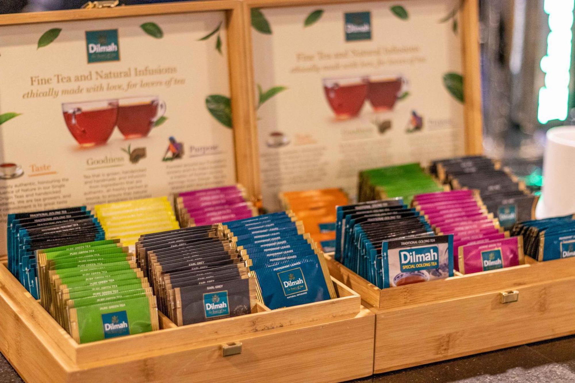 הו צ'י מין סיטי Eastin Grand Hotel Saigon מראה חיצוני תמונה Dilmah tea bags